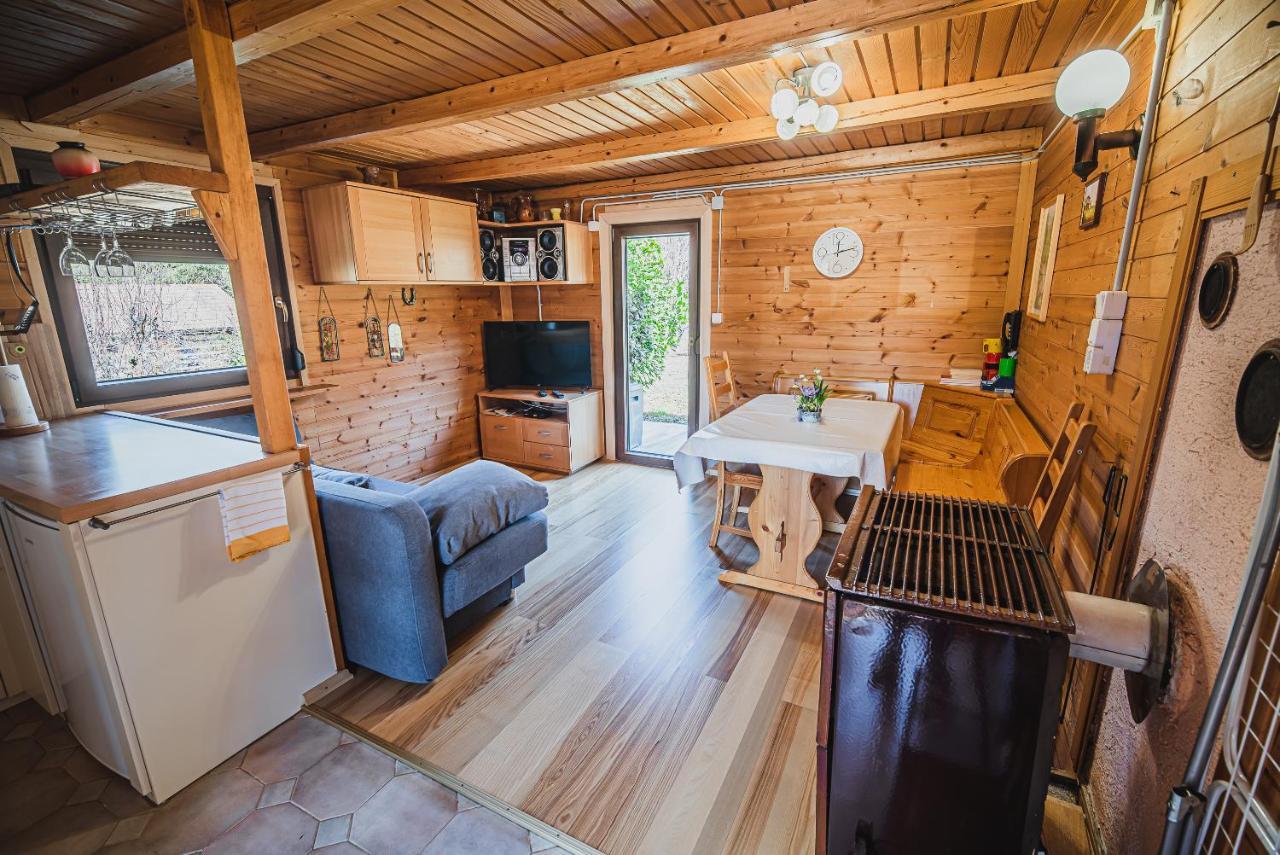 Wooden Cabin Zurej With Hot Tub Bukovje v Babni Gori Екстериор снимка
