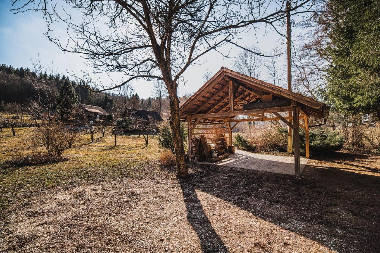 Wooden Cabin Zurej With Hot Tub Bukovje v Babni Gori Екстериор снимка