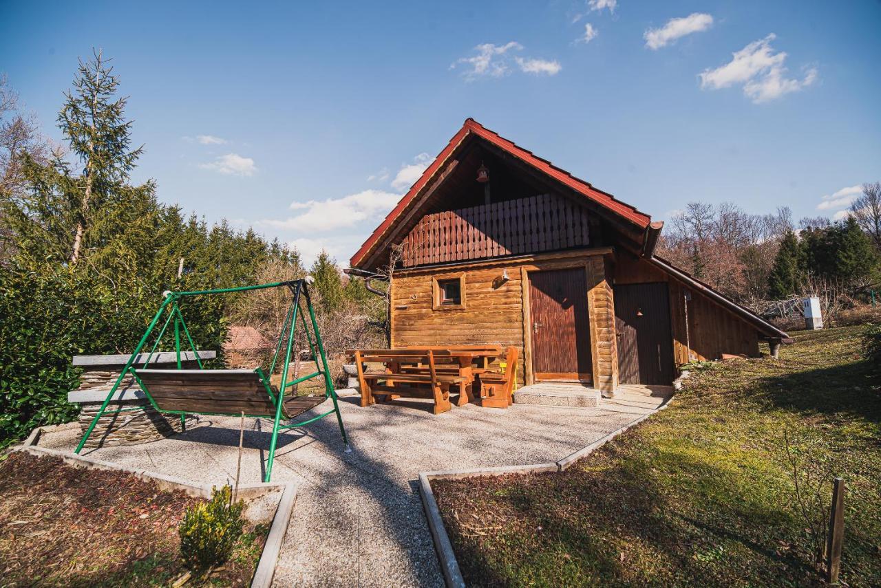 Wooden Cabin Zurej With Hot Tub Bukovje v Babni Gori Екстериор снимка