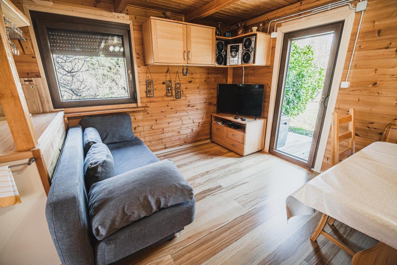Wooden Cabin Zurej With Hot Tub Bukovje v Babni Gori Екстериор снимка