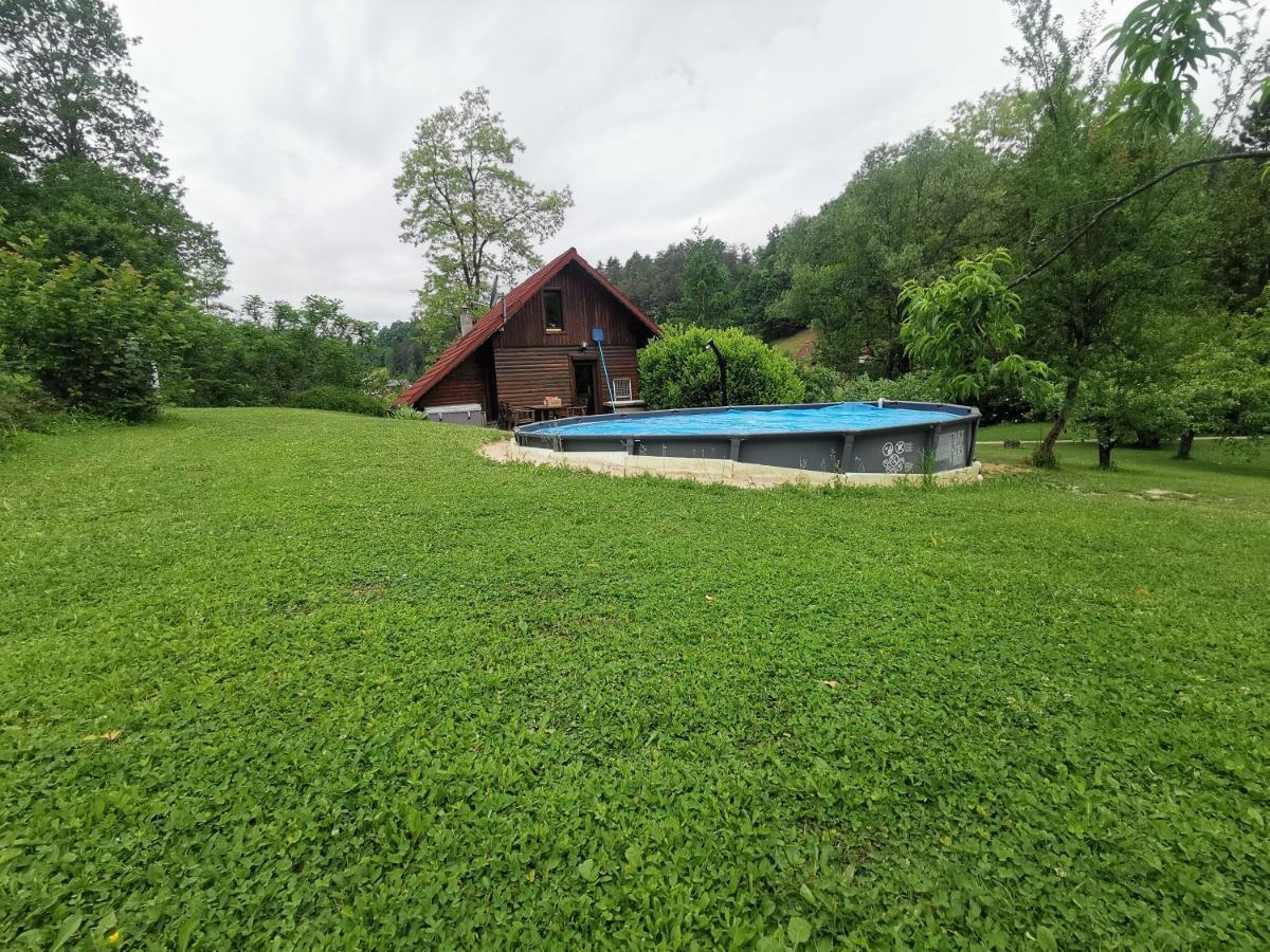 Wooden Cabin Zurej With Hot Tub Bukovje v Babni Gori Екстериор снимка